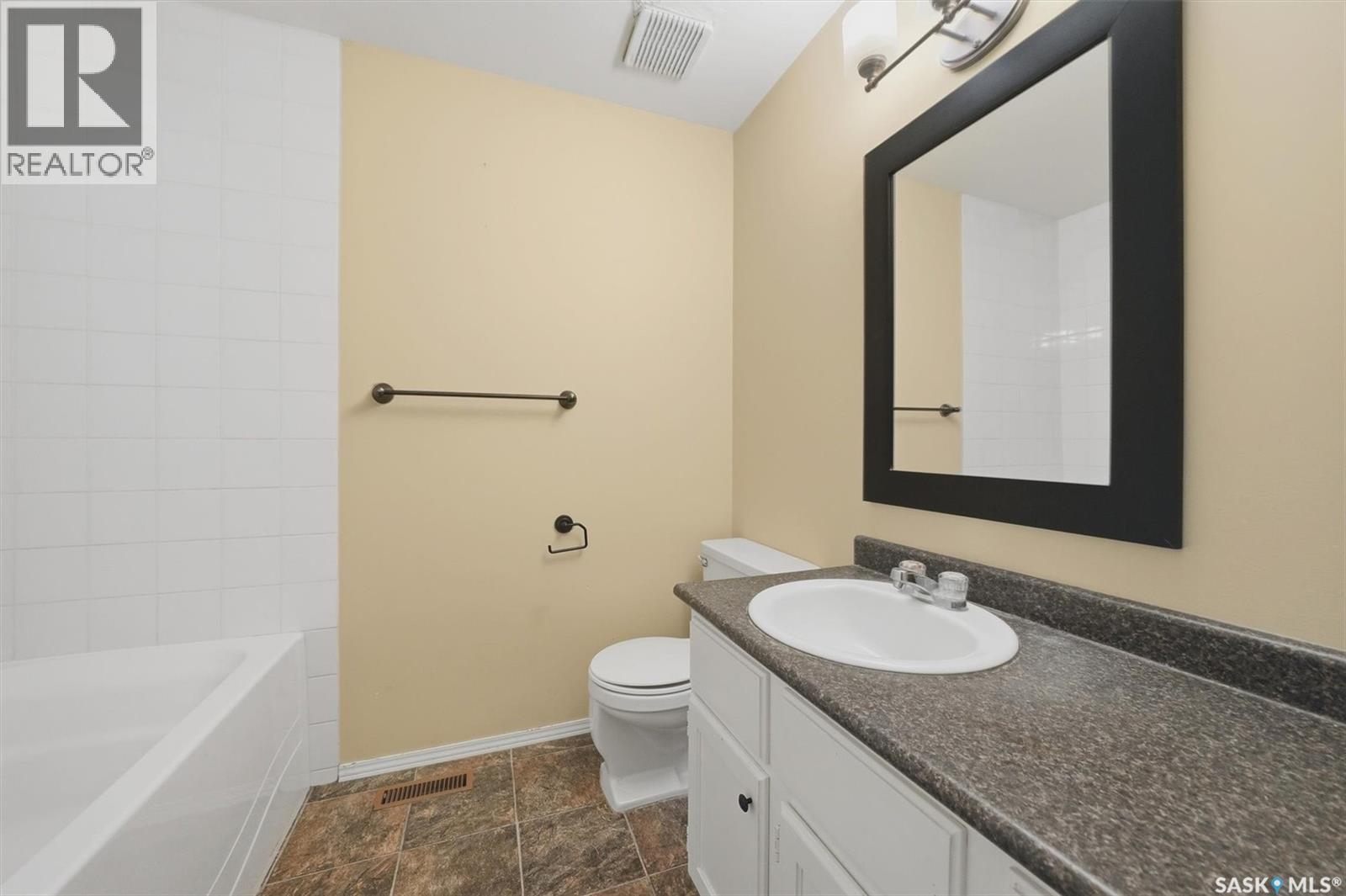 241-239 Molloy Street, Saskatoon, Saskatchewan  S7K 6J3 - Photo 18 - SK040657