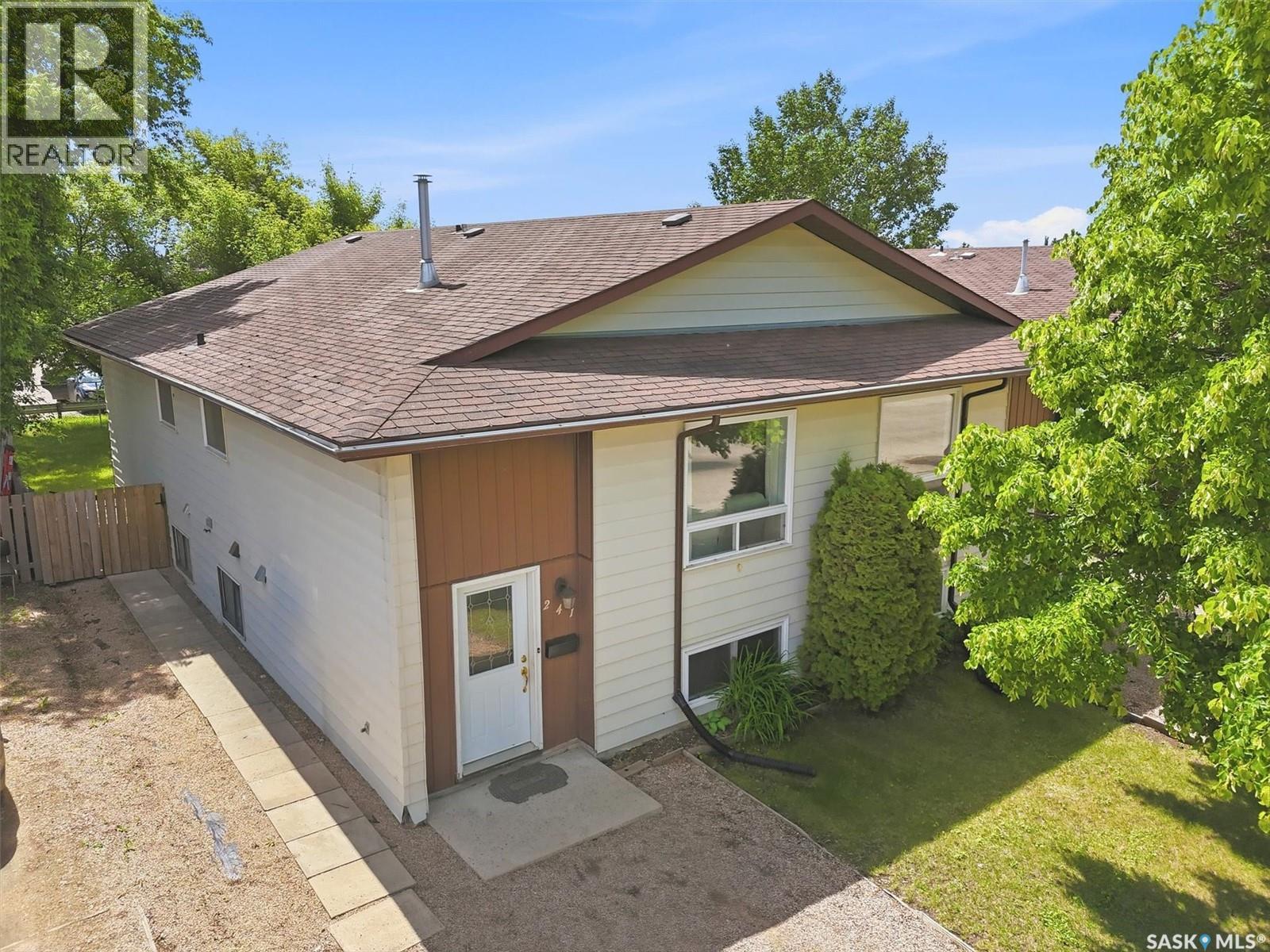 241-239 Molloy STREET, saskatoon, Saskatchewan
