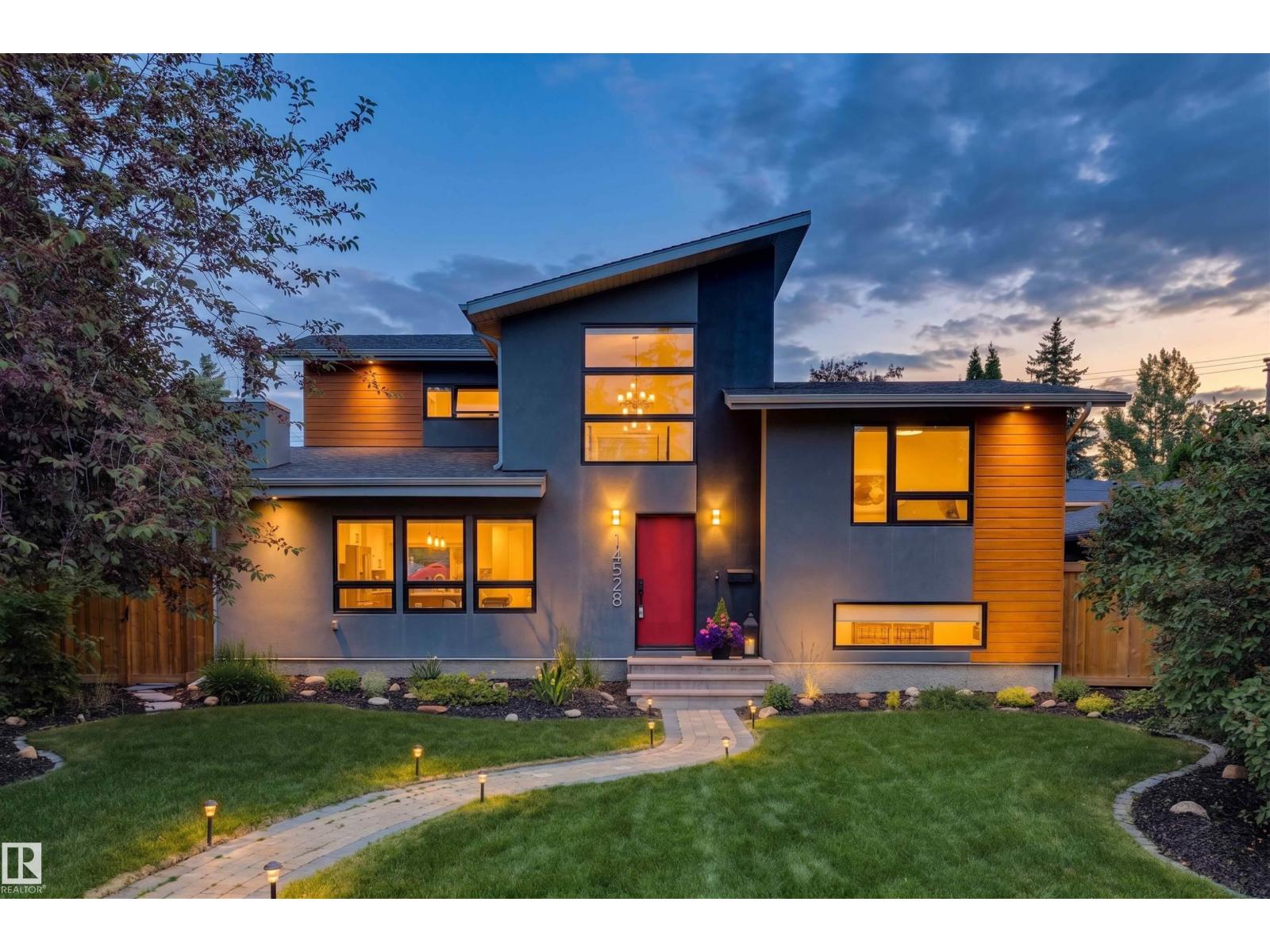 14528 85 AV NW, Edmonton, Alberta