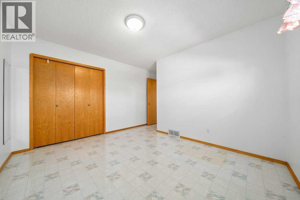 48 Park Meadows Court Se, Medicine Hat, Alberta  T1B 4C3 - Photo 15 - A2323896