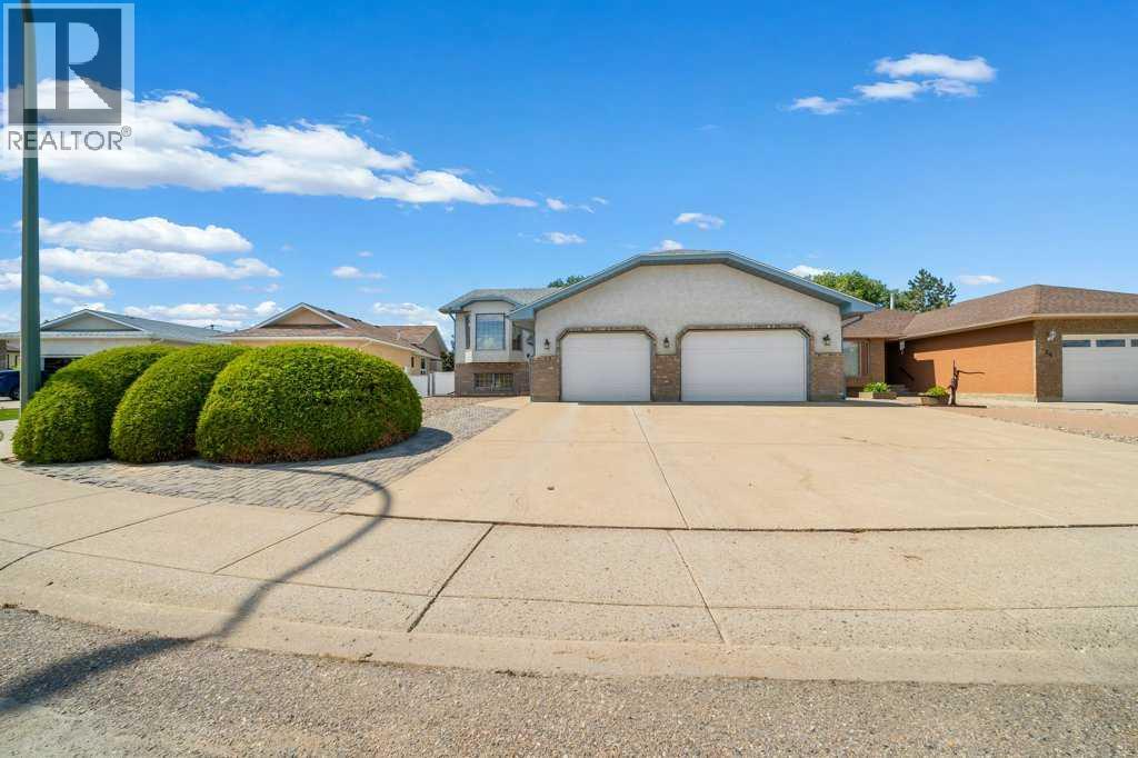 48 Park Meadows Court Se, Medicine Hat, Alberta  T1B 4C3 - Photo 2 - A2323896