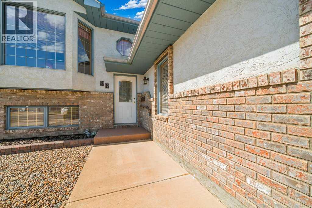 48 Park Meadows Court Se, Medicine Hat, Alberta  T1B 4C3 - Photo 4 - A2323896