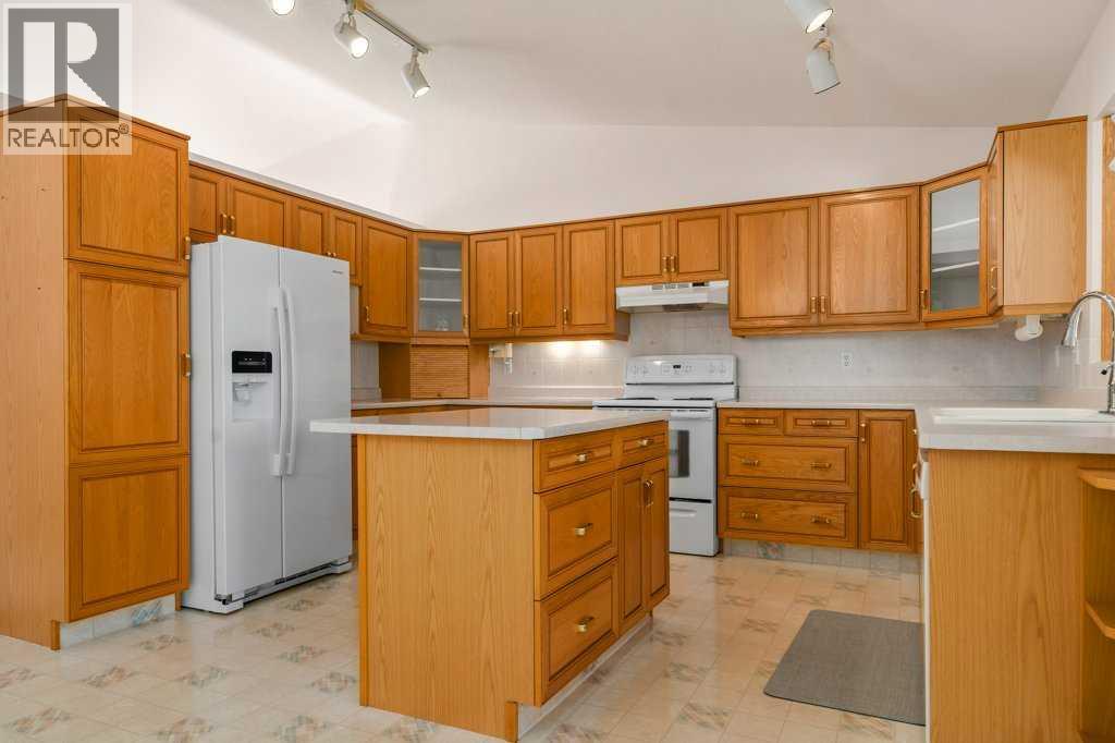 48 Park Meadows Court Se, Medicine Hat, Alberta  T1B 4C3 - Photo 8 - A2323896