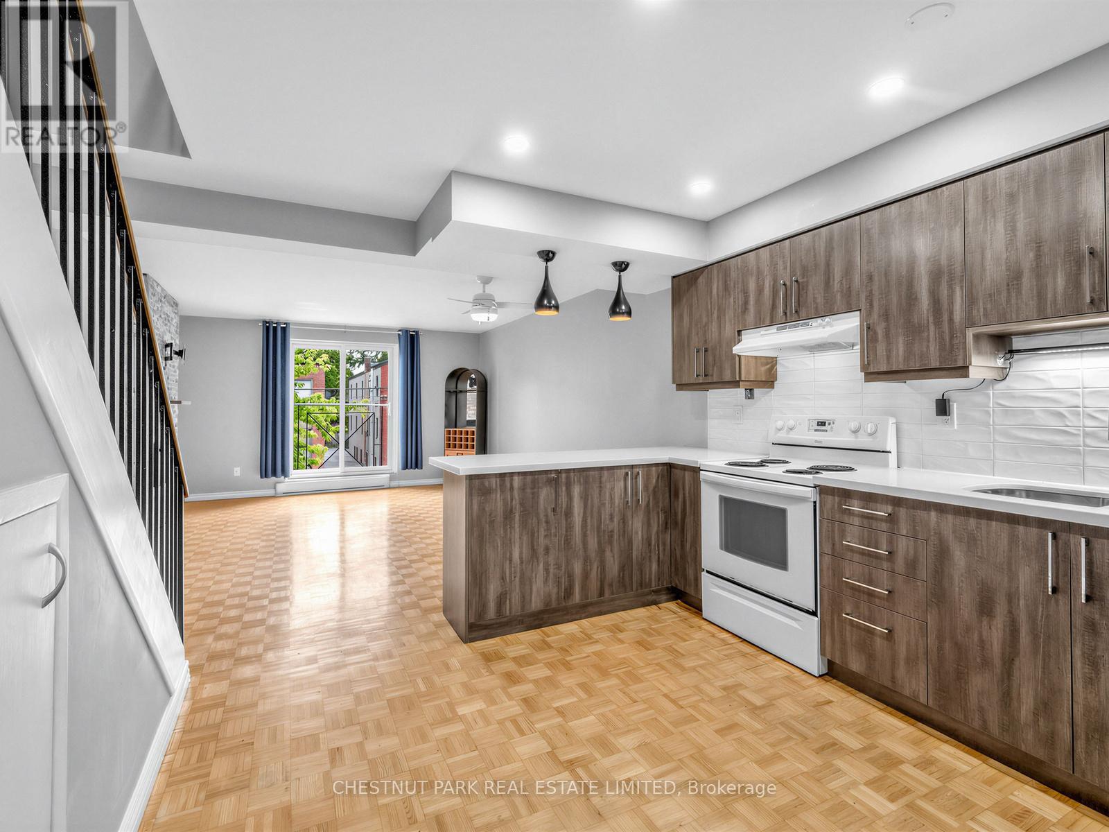 3 - 880 BROADVIEW AVENUE, toronto (playter estates-danforth), Ontario