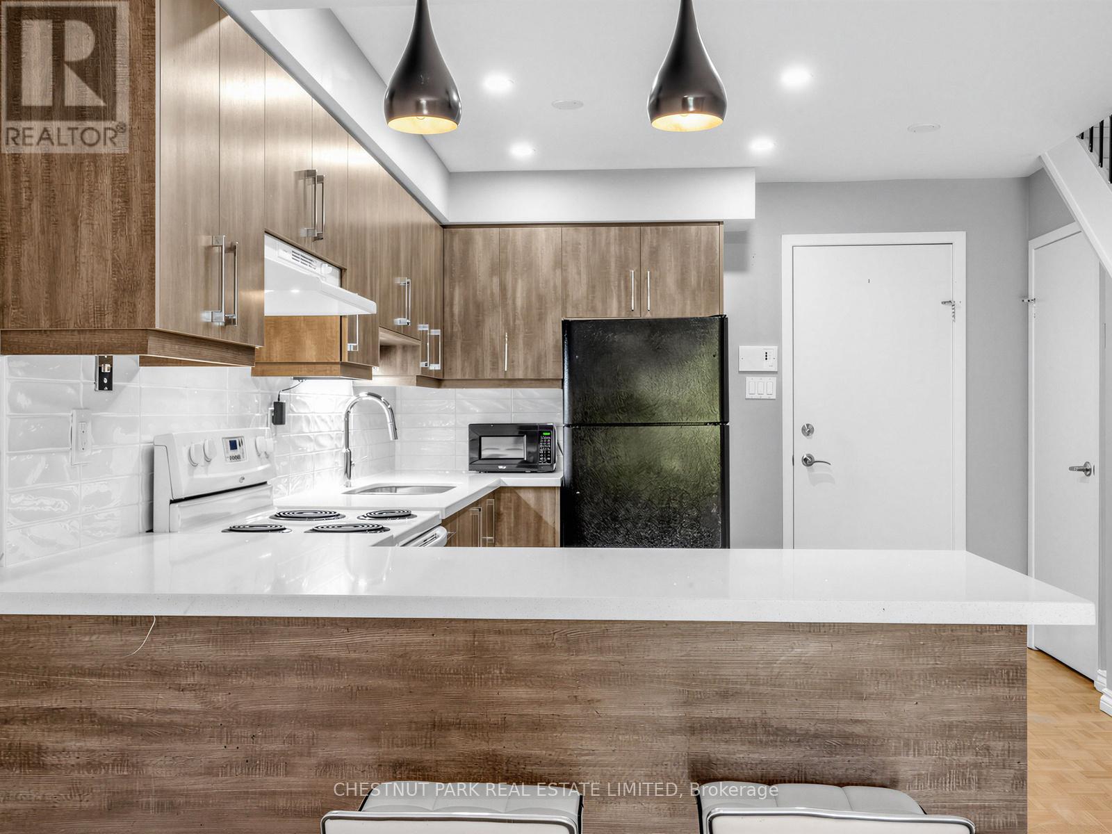 3 - 880 Broadview Avenue, Toronto (Playter Estates-Danforth), Ontario  M4K 2R1 - Photo 3 - E13490116