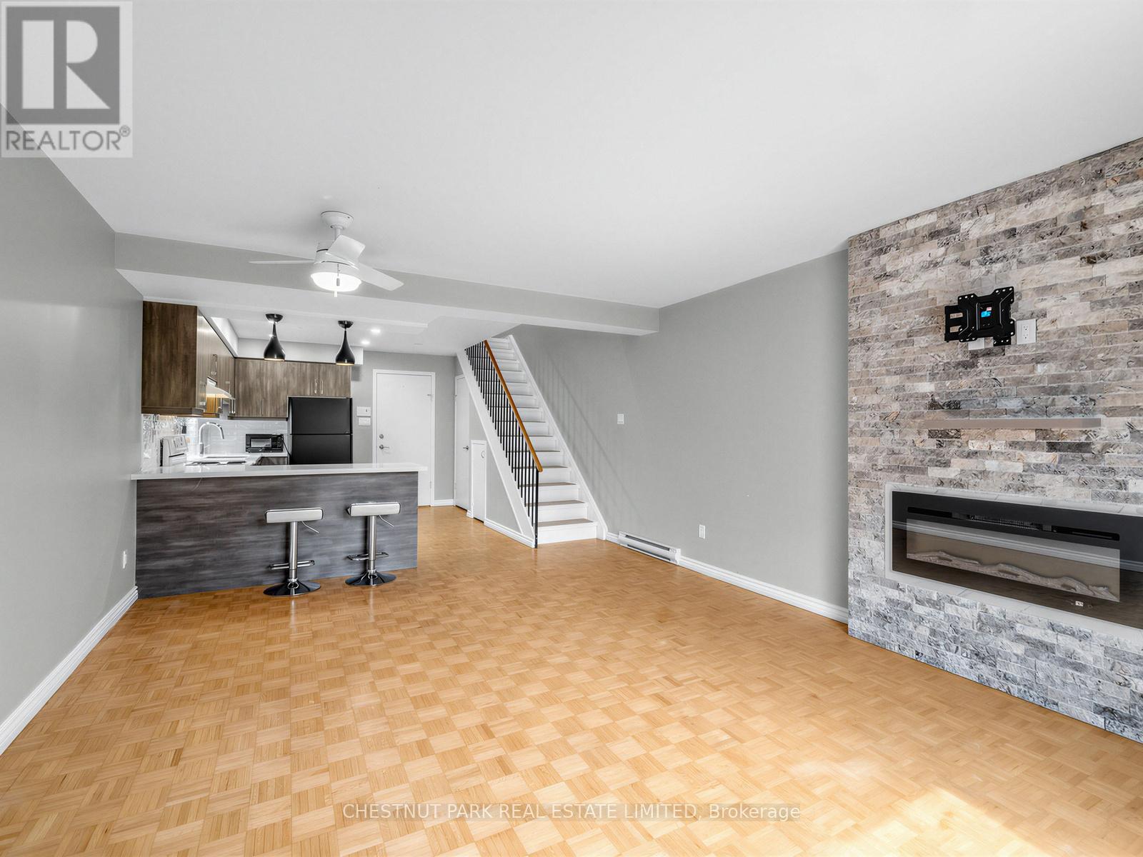 3 - 880 Broadview Avenue, Toronto (Playter Estates-Danforth), Ontario  M4K 2R1 - Photo 7 - E13490116