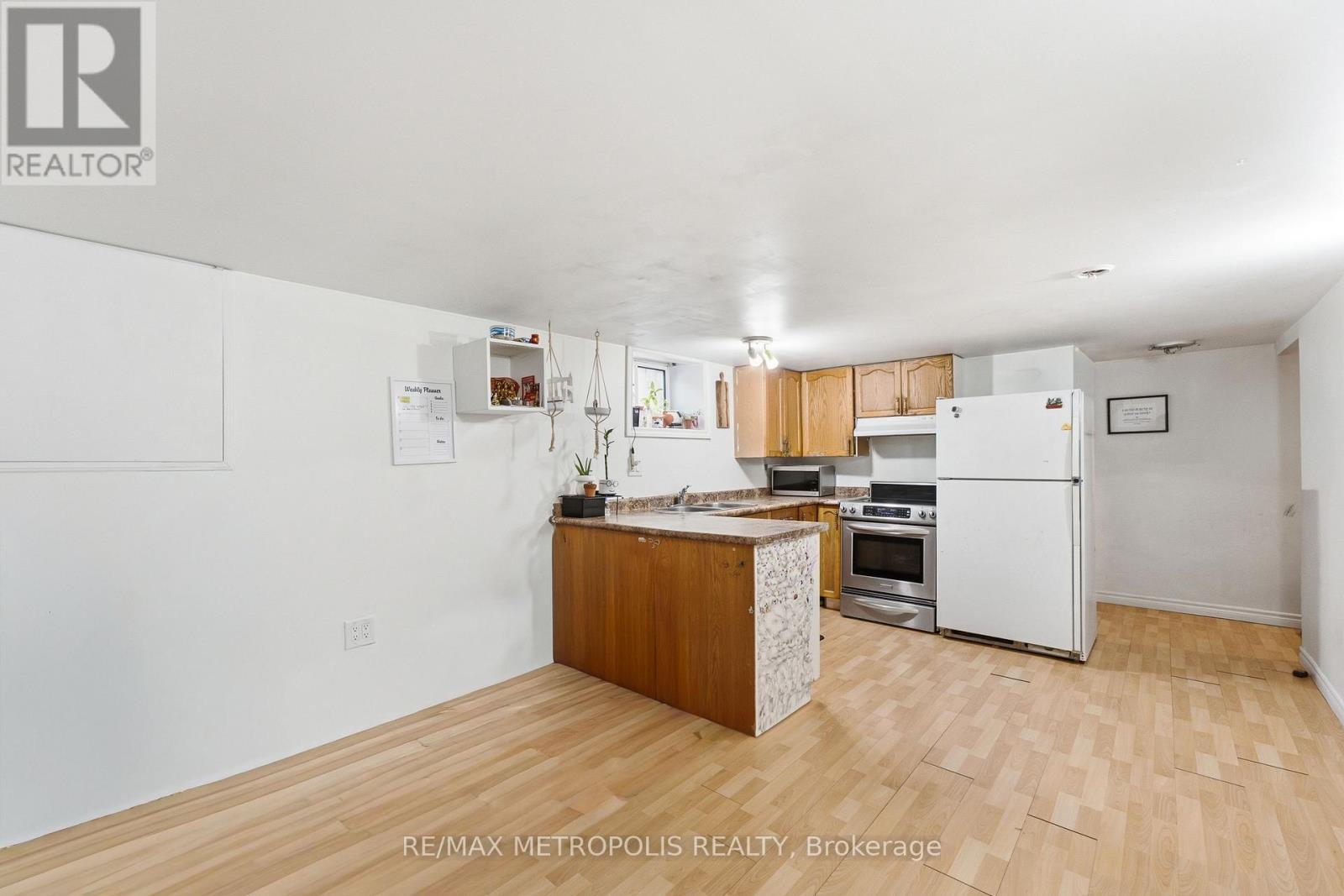 BSMT - 312 PALMERSTON AVENUE, Whitby, Ontario