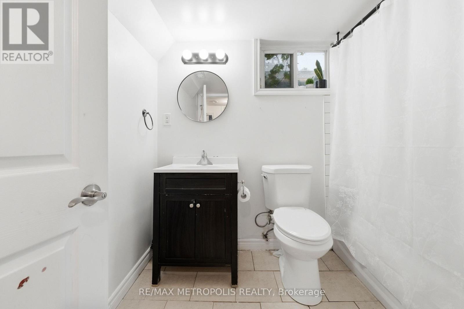 Bsmt - 312 Palmerston Avenue, Whitby, Ontario  L1N 3E9 - Photo 11 - E13490124