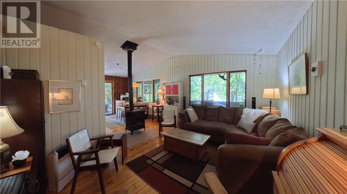 214 Tamarack Lane, Little Current, Ontario  P0P 1K0 - Photo 13 - 2128226