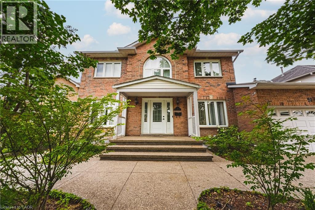 21 MOSS Boulevard, Dundas, Ontario