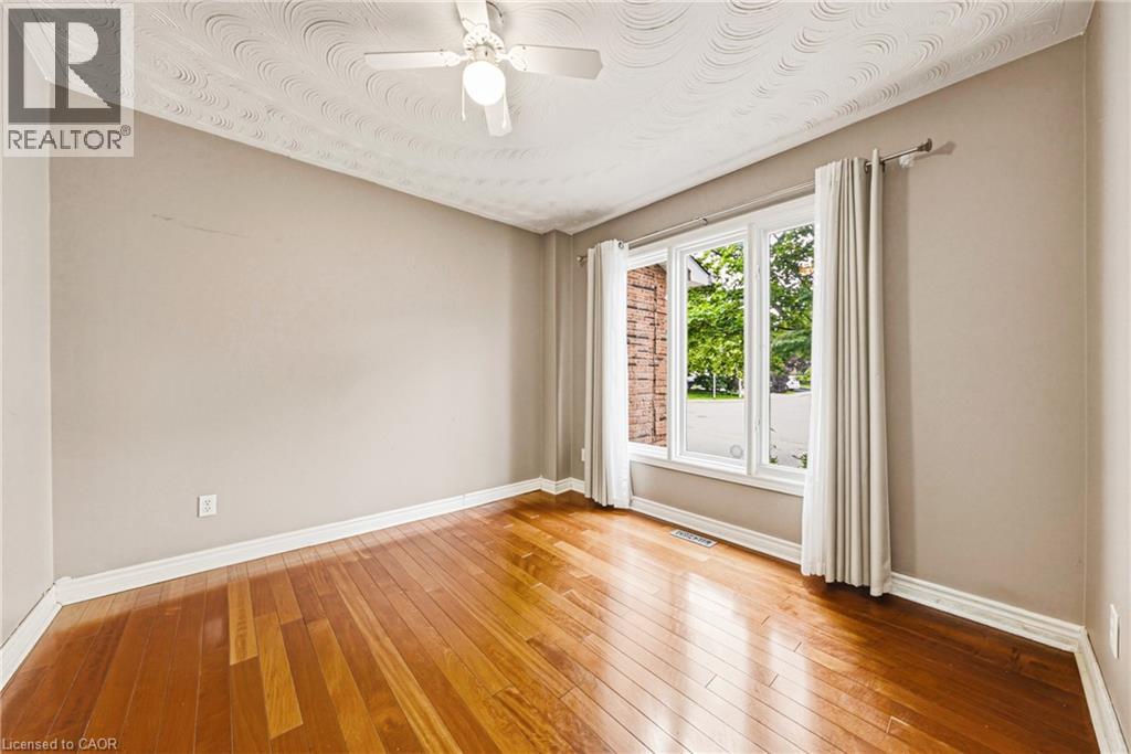 21 Moss Boulevard, Dundas, Ontario  L9H 6S3 - Photo 15 - 40842727