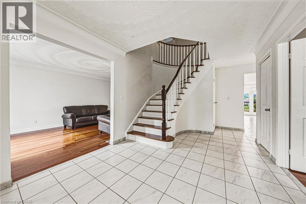 21 Moss Boulevard, Dundas, Ontario  L9H 6S3 - Photo 5 - 40842727