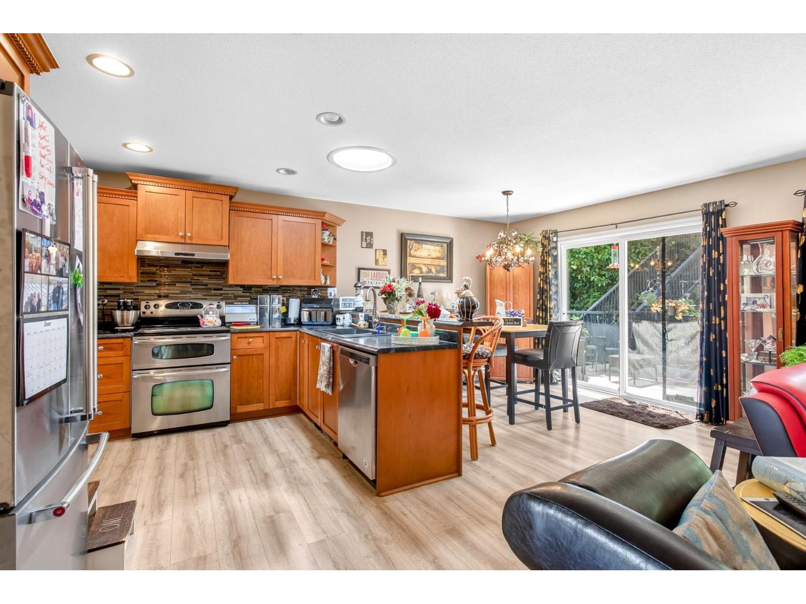 8061 Topper Drive, Mission, British Columbia  V2V 7A8 - Photo 19 - R3138215