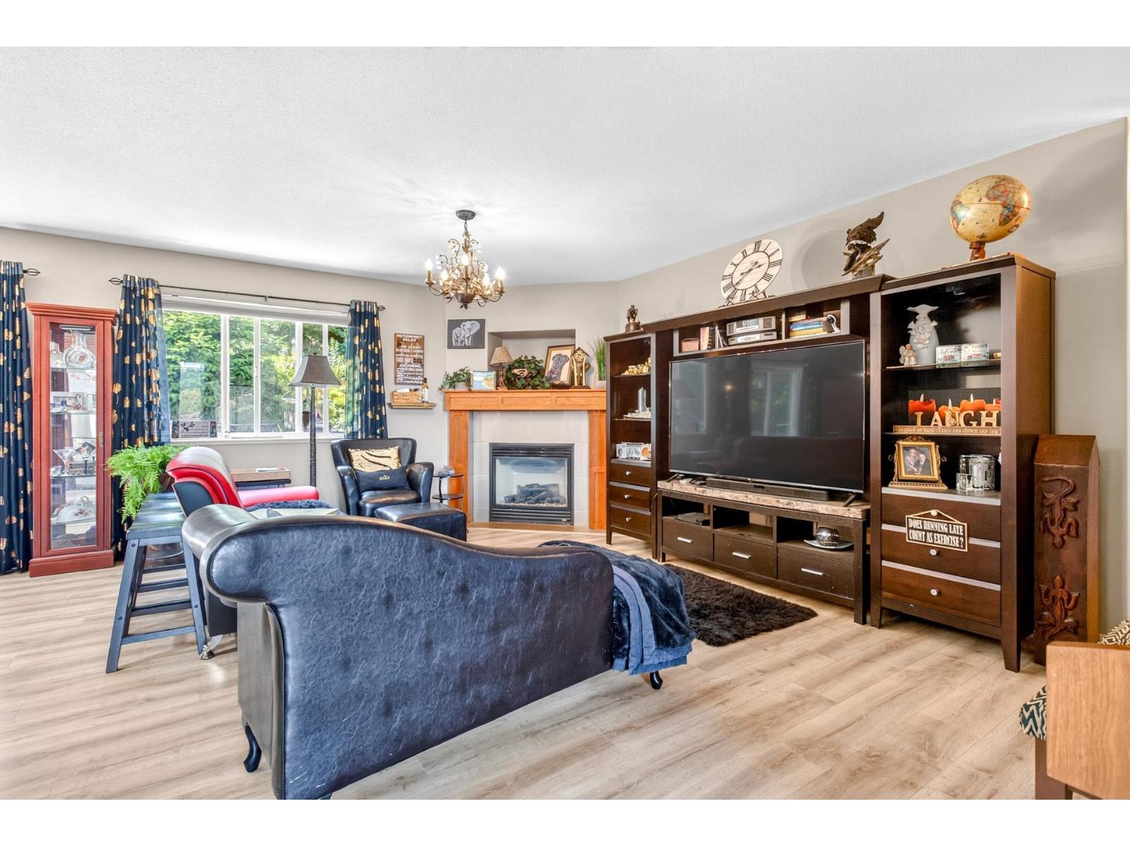 8061 Topper Drive, Mission, British Columbia  V2V 7A8 - Photo 16 - R3138215