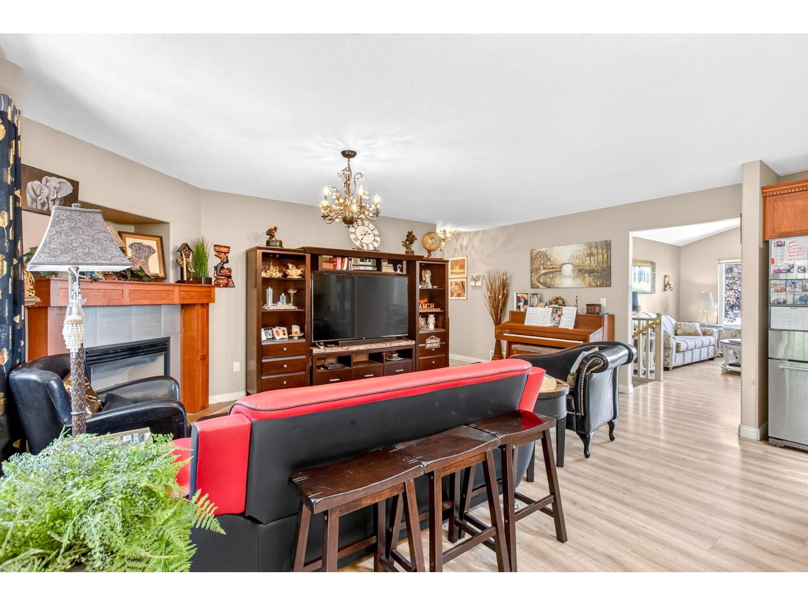 8061 Topper Drive, Mission, British Columbia  V2V 7A8 - Photo 17 - R3138215