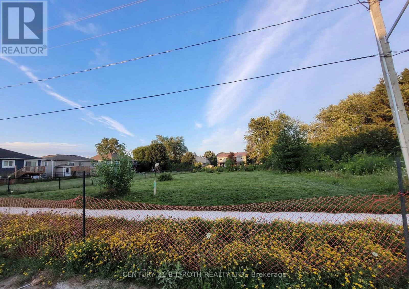 210 Sutherland Street S, Clearview, Ontario  L0M 1S0 - Photo 3 - S13490084