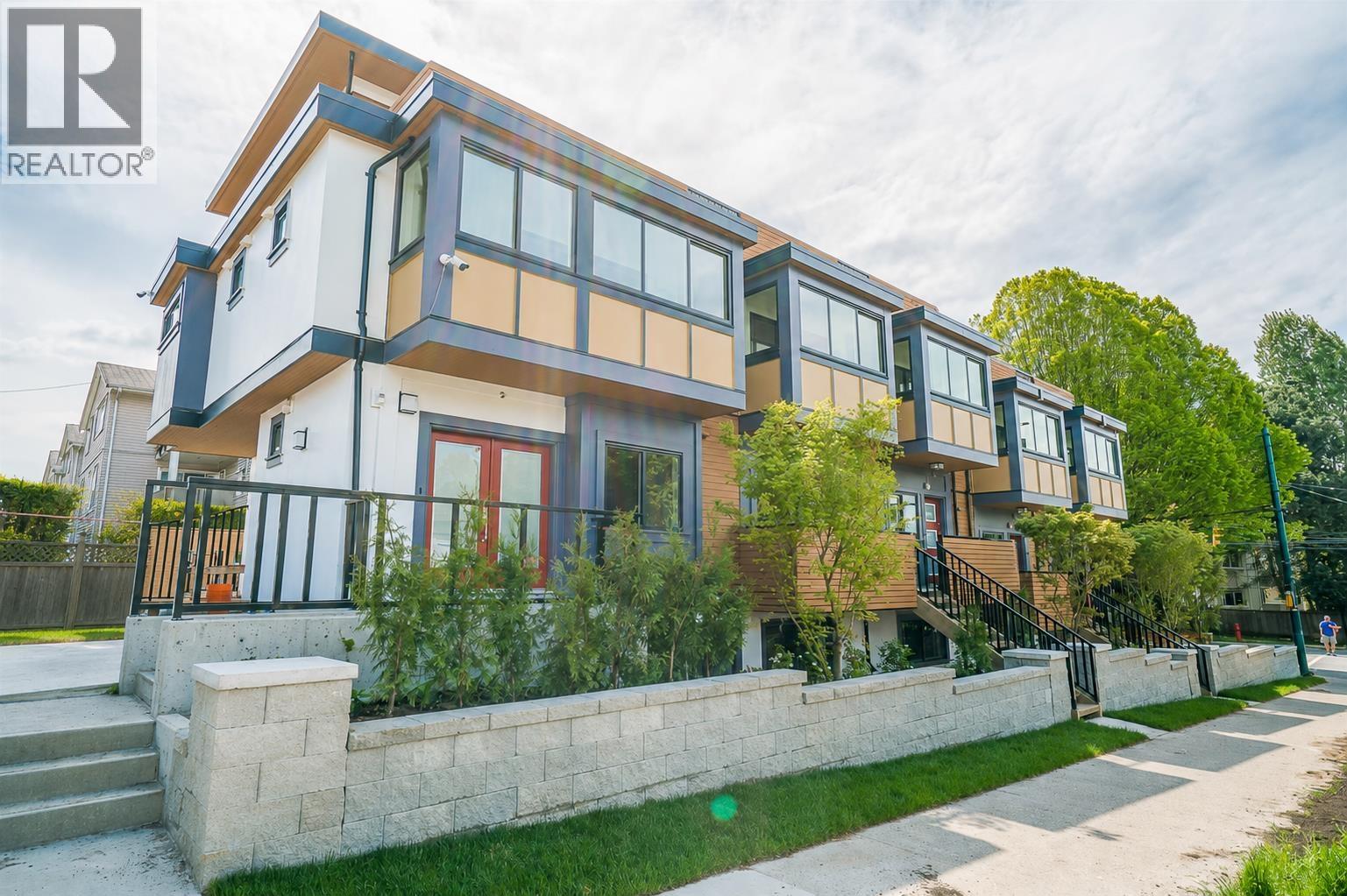 2412 DUNDAS STREET
