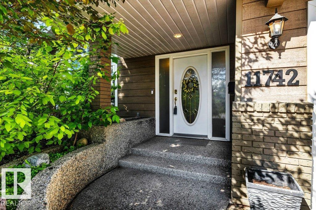 11742 29 Av NW, Edmonton, Alberta  T6J 3K9 - Photo 5 - E4495653