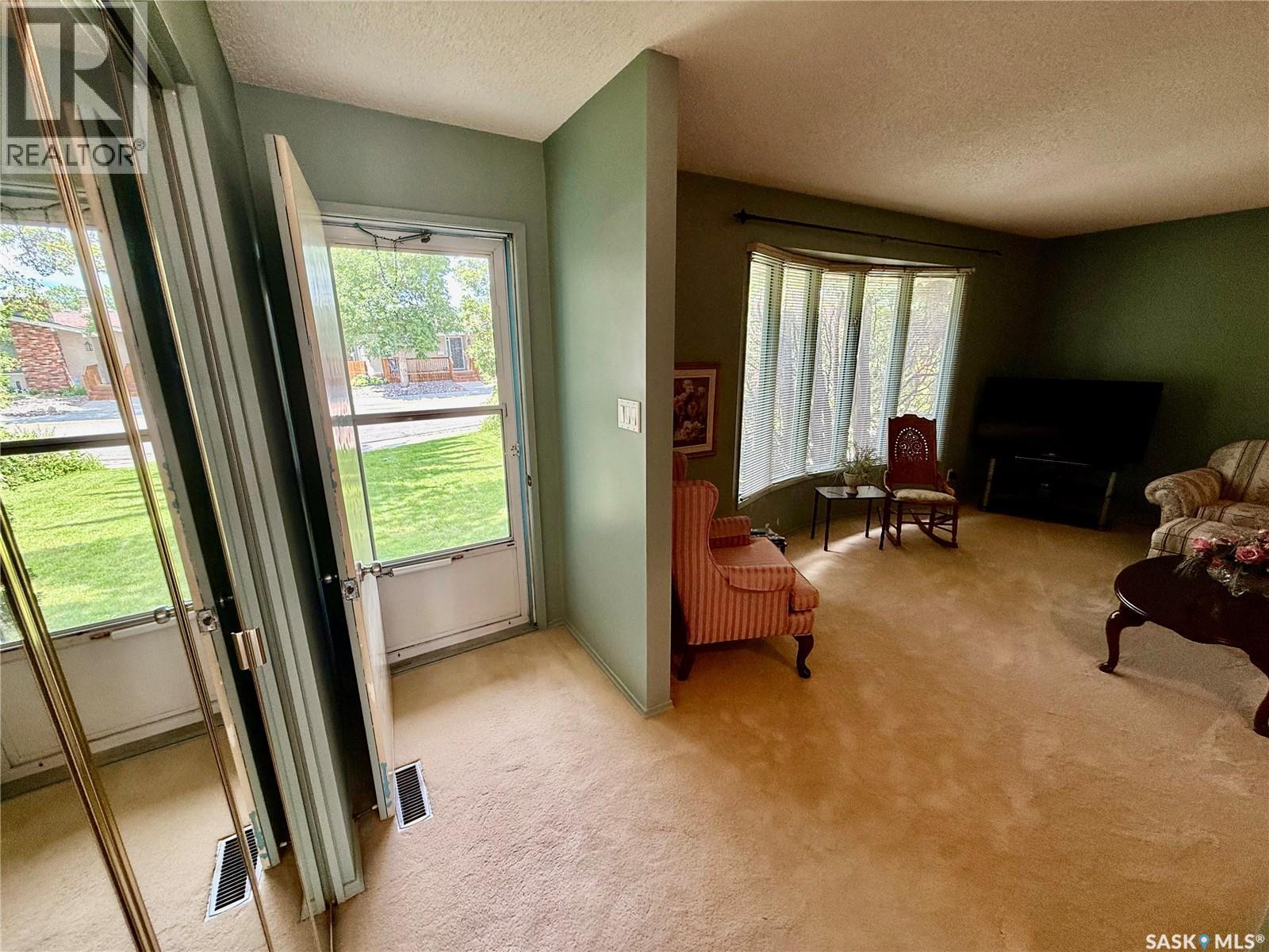 15 Fuhrmann Crescent, Regina, Saskatchewan  S4R 5S4 - Photo 10 - SK040708