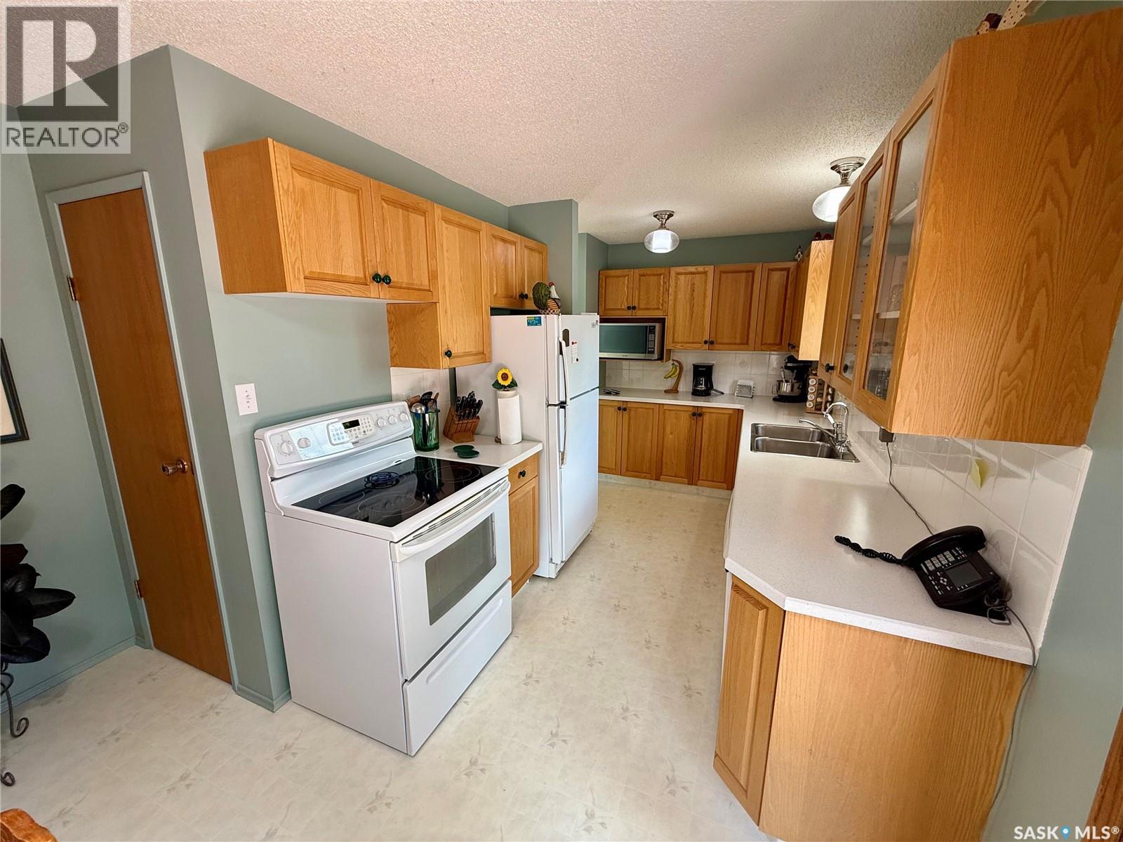15 Fuhrmann Crescent, Regina, Saskatchewan  S4R 5S4 - Photo 2 - SK040708