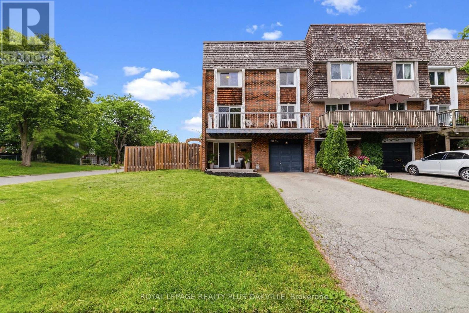 2073 Worthington Drive, Oakville, Ontario  L6L 1E2 - Photo 1 - W13490012
