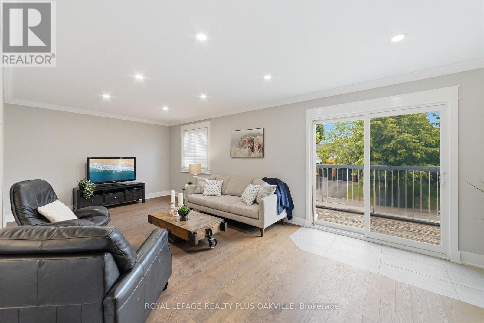 2073 Worthington Drive, Oakville, Ontario  L6L 1E2 - Photo 12 - W13490012