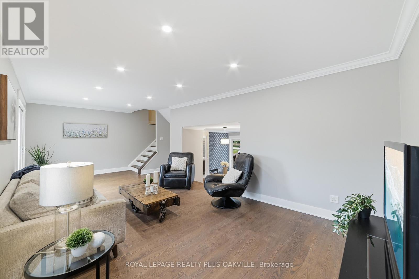 2073 Worthington Drive, Oakville, Ontario  L6L 1E2 - Photo 14 - W13490012