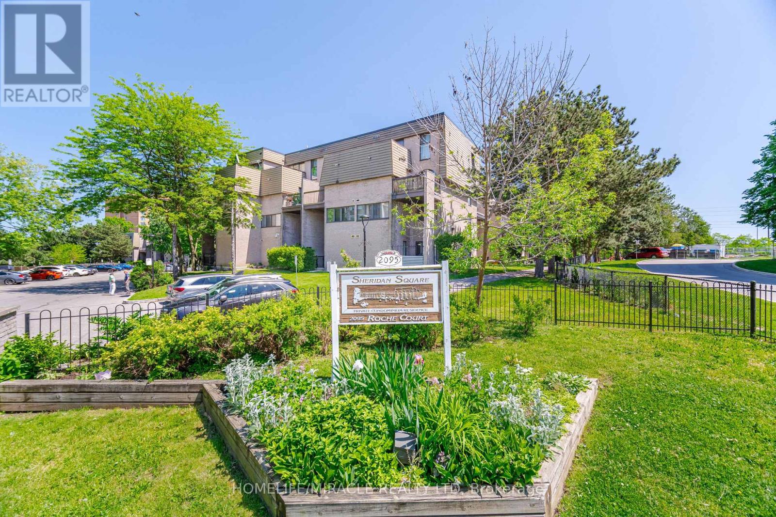 137 - 2095 Roche Court, Mississauga, Ontario  L5K 2C8 - Photo 1 - W13490036