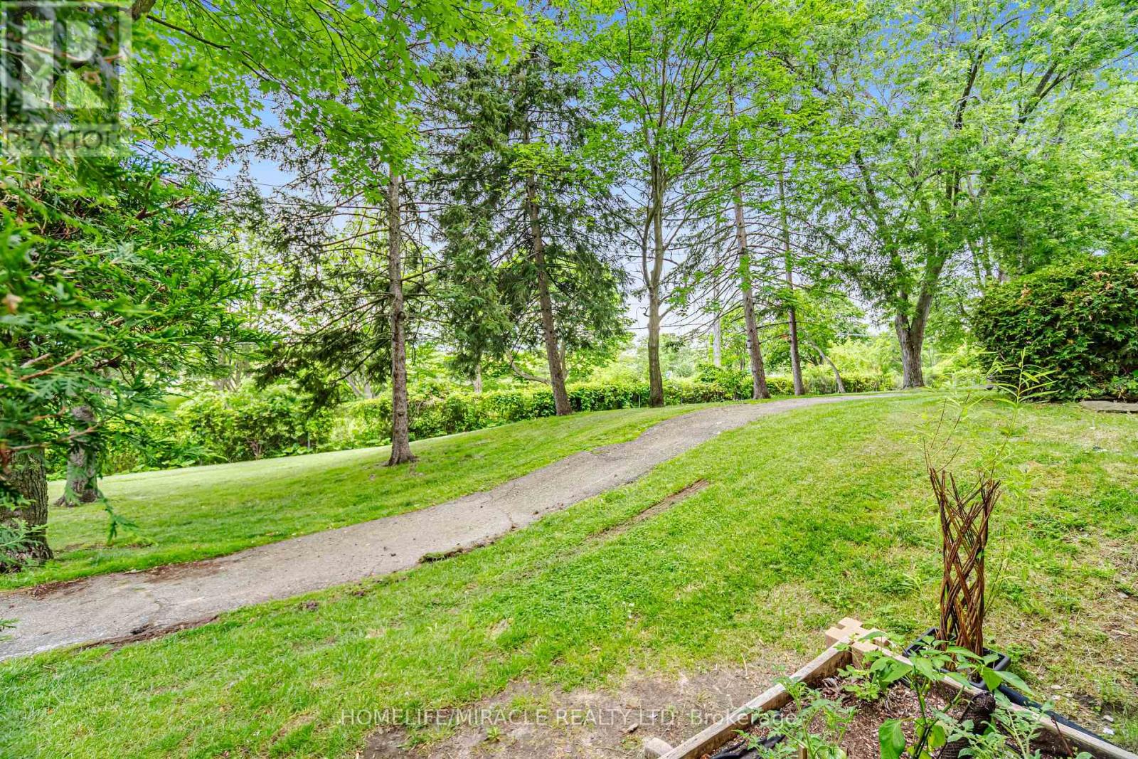 137 - 2095 Roche Court, Mississauga, Ontario  L5K 2C8 - Photo 43 - W13490036