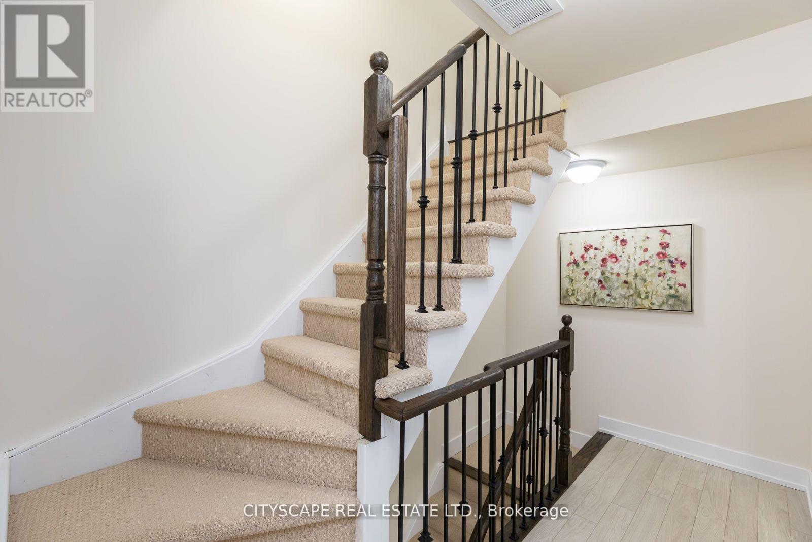 1084 Lansdowne Avenue, Toronto, Ontario  M6H 0C5 - Photo 18 - W13490090