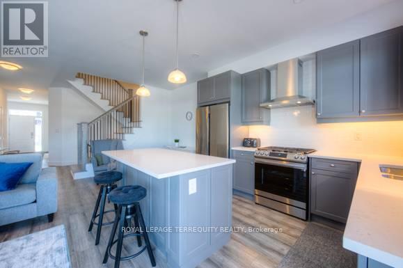 154 Sycamore Street, Blue Mountains, Ontario  L9Y 4E2 - Photo 3 - X13489980
