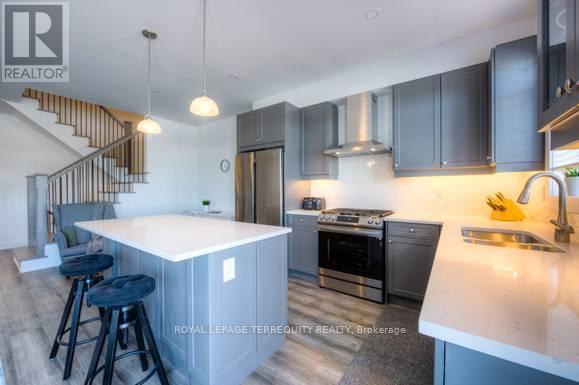 154 Sycamore Street, Blue Mountains, Ontario  L9Y 4E2 - Photo 4 - X13489980