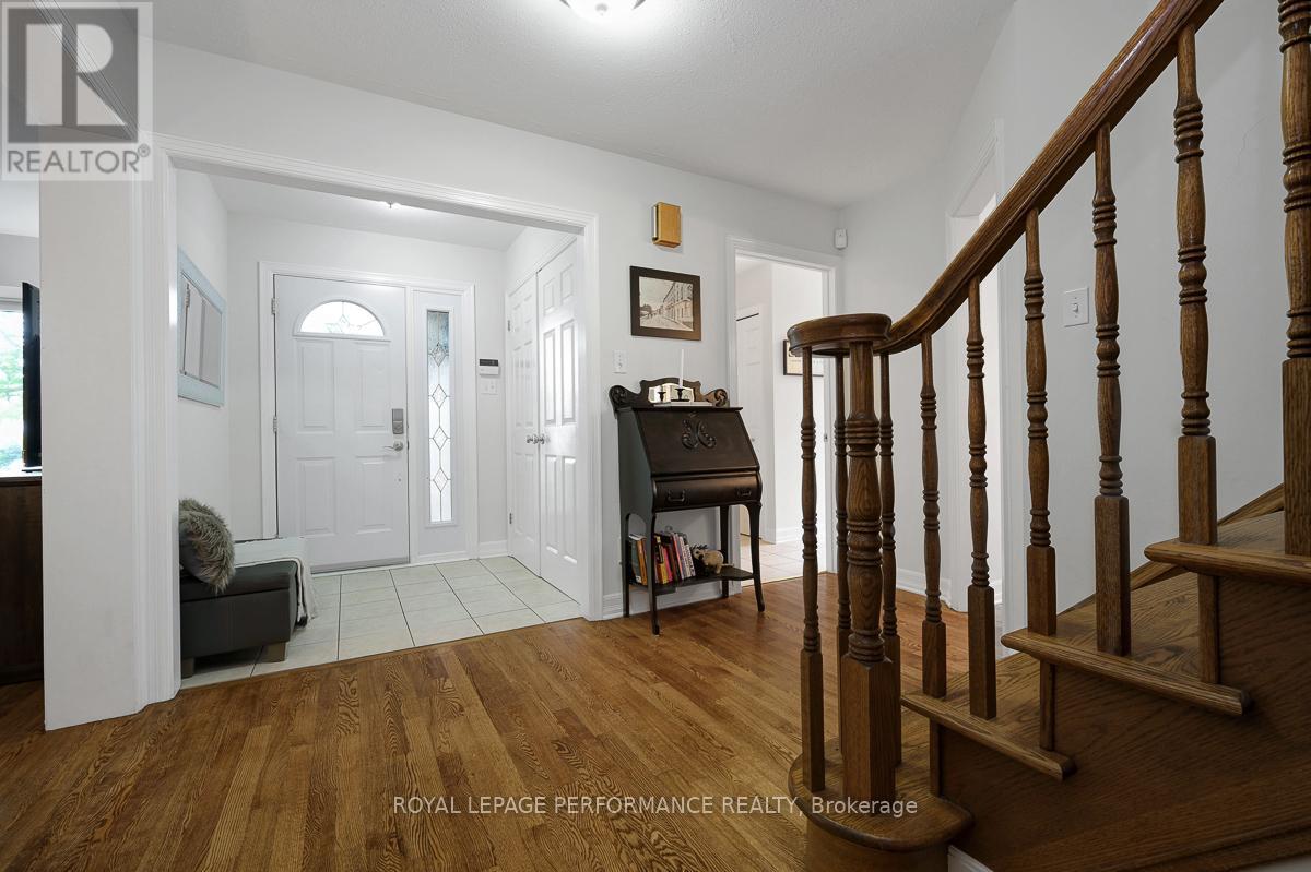 1595 Champneuf Drive, Ottawa, Ontario  K1C 6B6 - Photo 2 - X13490156