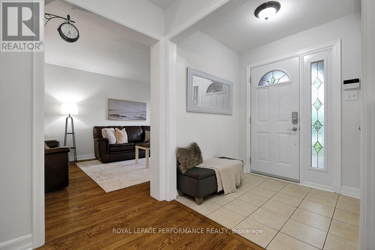 1595 Champneuf Drive, Ottawa, Ontario  K1C 6B6 - Photo 3 - X13490156