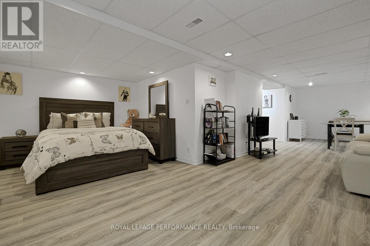 1595 Champneuf Drive, Ottawa, Ontario  K1C 6B6 - Photo 33 - X13490156