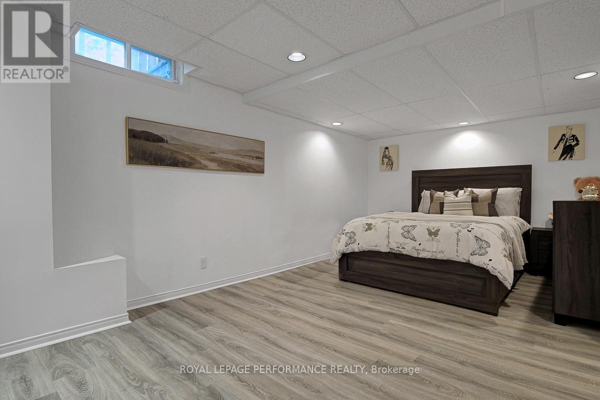 1595 Champneuf Drive, Ottawa, Ontario  K1C 6B6 - Photo 37 - X13490156