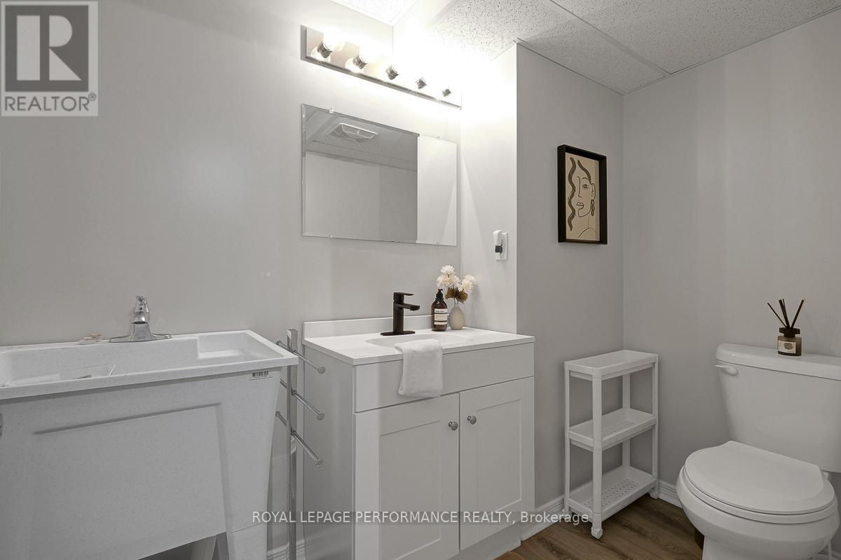 1595 Champneuf Drive, Ottawa, Ontario  K1C 6B6 - Photo 39 - X13490156