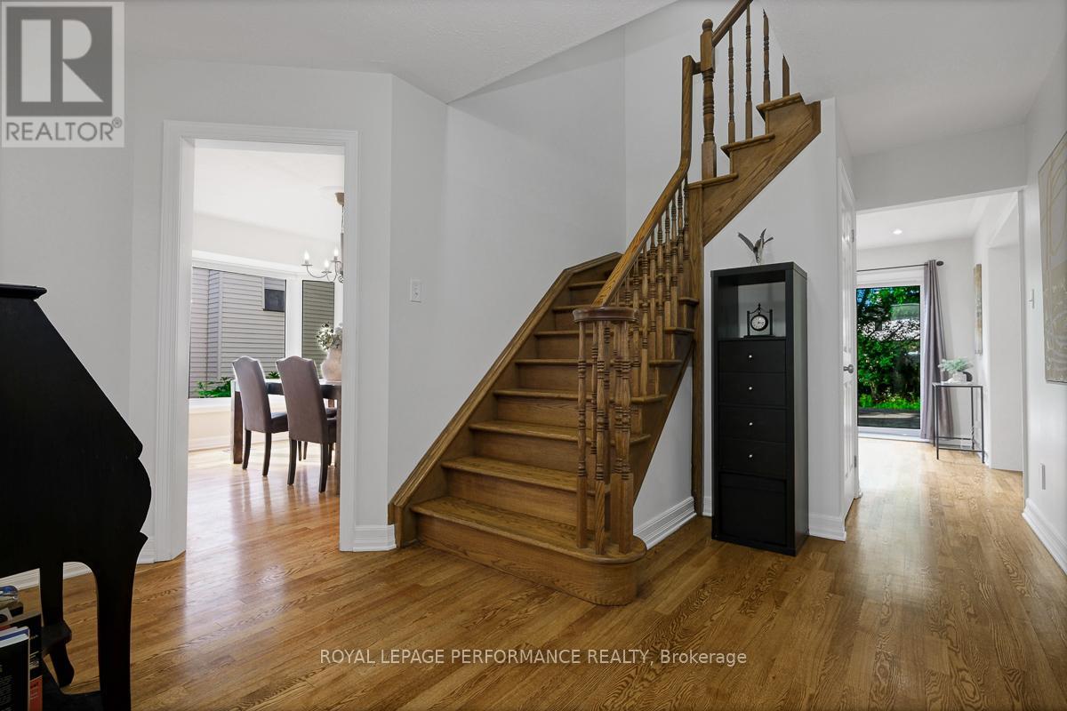 1595 Champneuf Drive, Ottawa, Ontario  K1C 6B6 - Photo 4 - X13490156