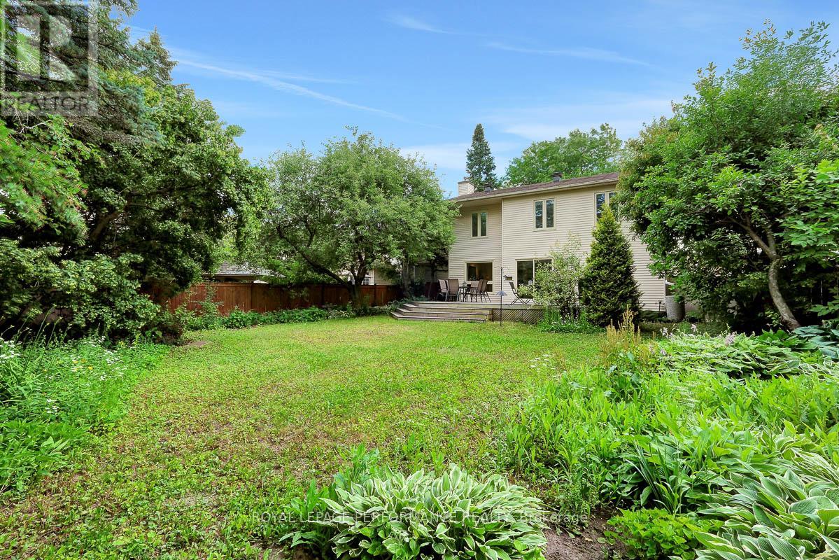 1595 Champneuf Drive, Ottawa, Ontario  K1C 6B6 - Photo 46 - X13490156