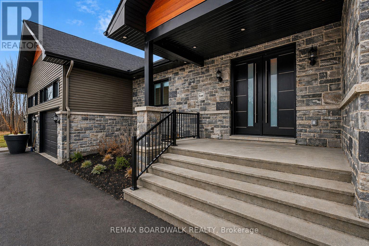 139 St Thomas Street, Russell, Ontario  K0A 3H0 - Photo 3 - X13490174