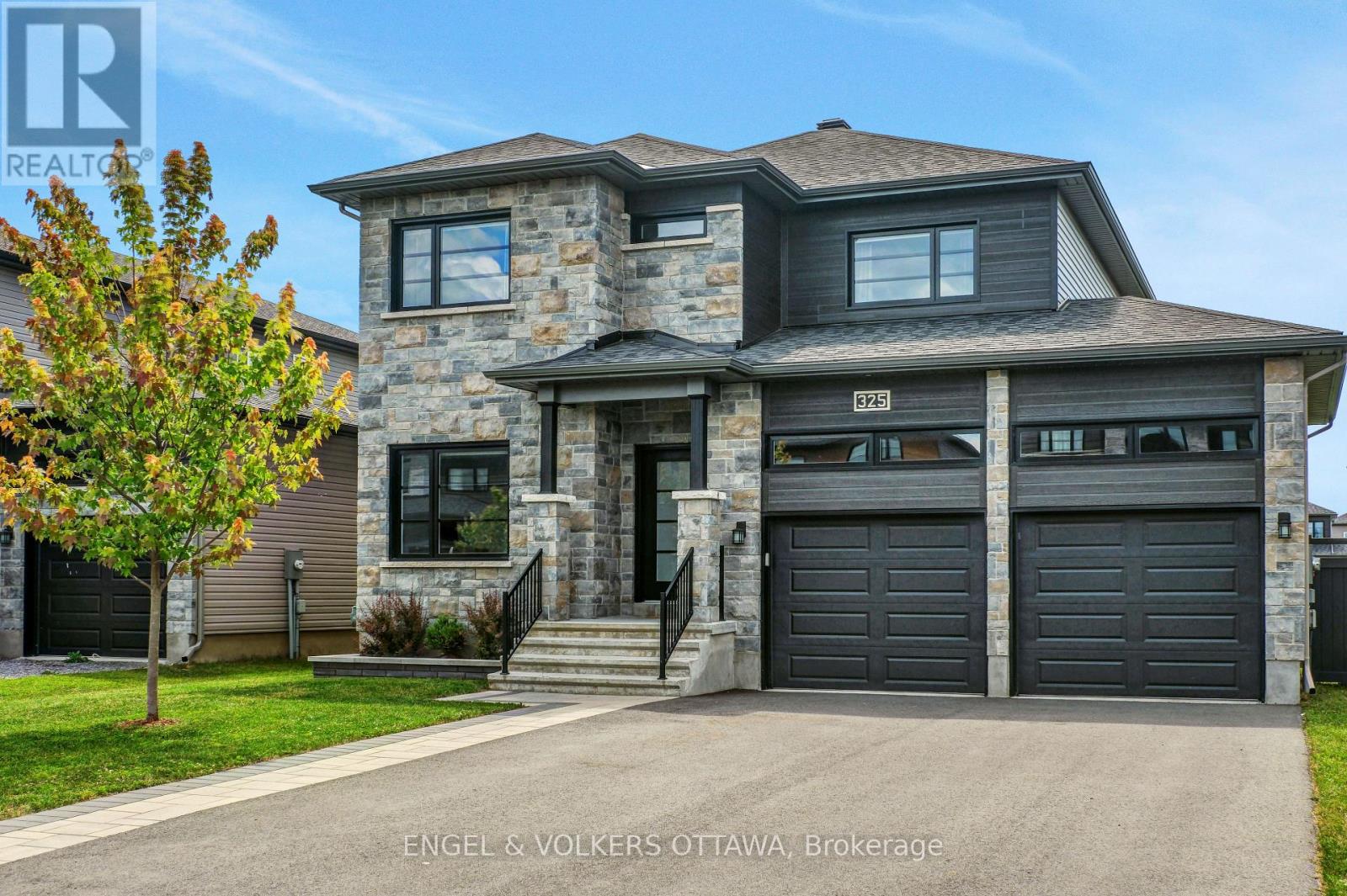 325 MOONLIGHT DRIVE, Russell, Ontario