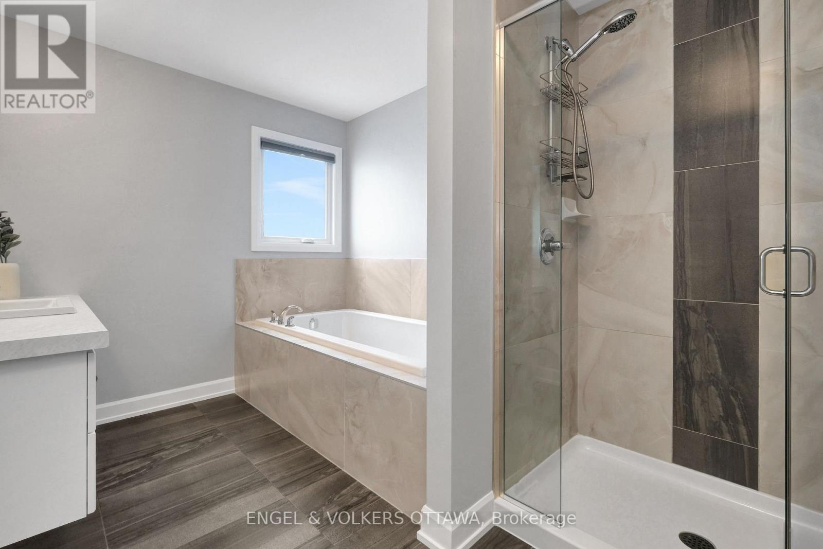 325 Moonlight Drive, Russell, Ontario  K4R 0L1 - Photo 33 - X13490254