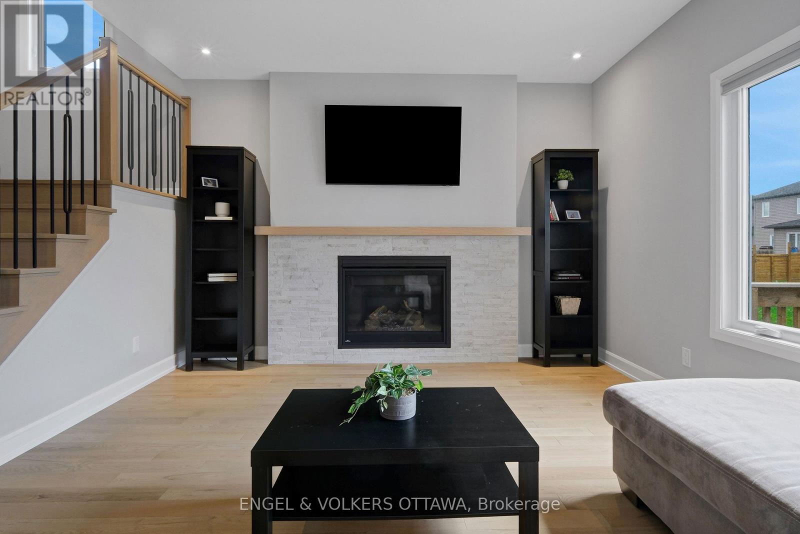 325 Moonlight Drive, Russell, Ontario  K4R 0L1 - Photo 8 - X13490254