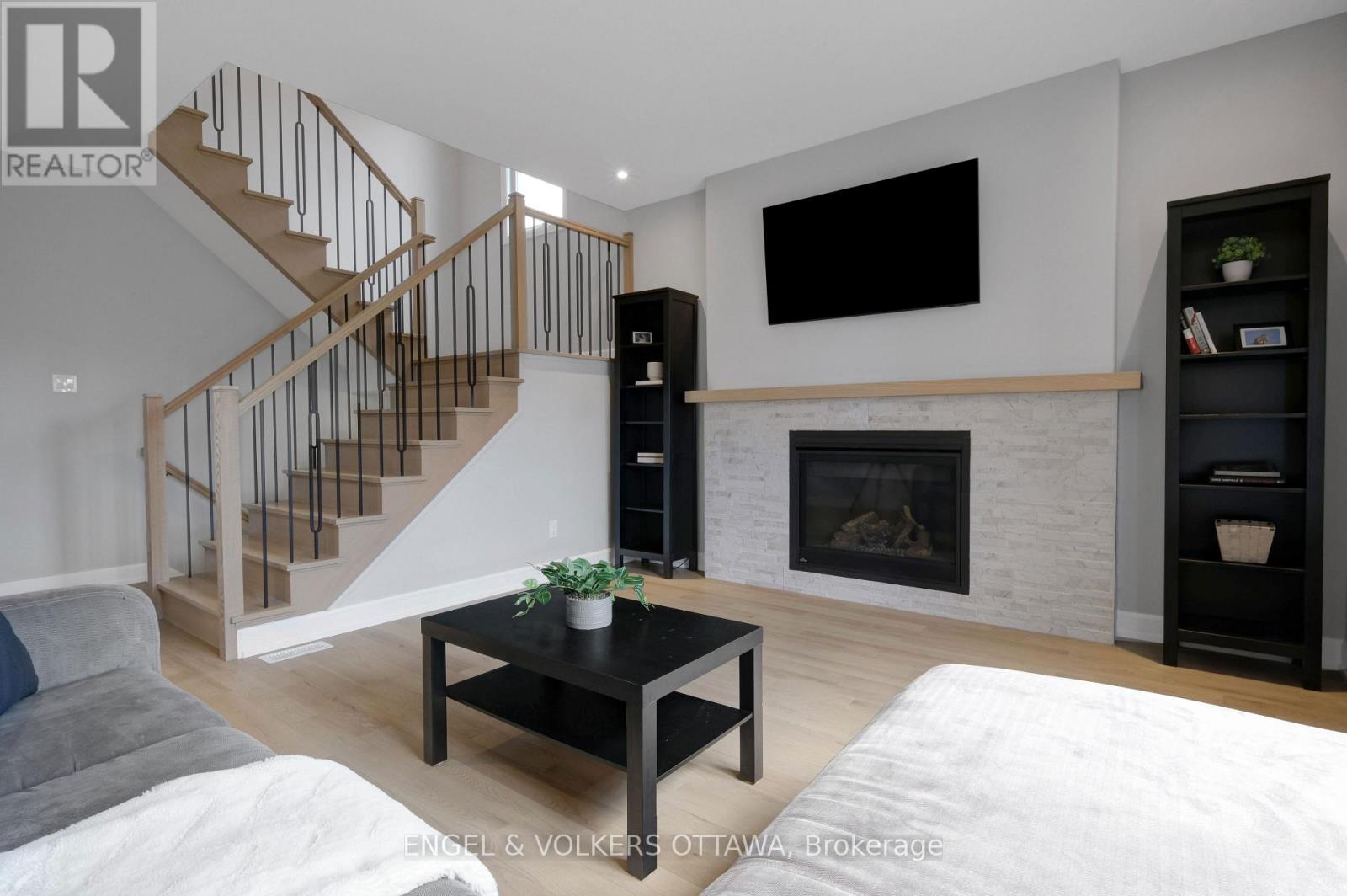 325 Moonlight Drive, Russell, Ontario  K4R 0L1 - Photo 9 - X13490254