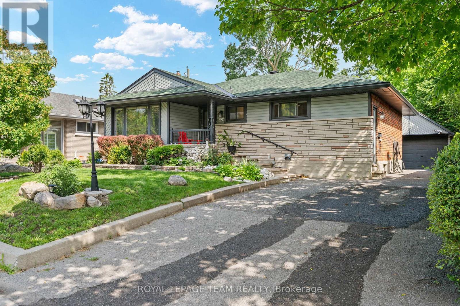 879 Pleasant Park Road, Ottawa, Ontario  K1G 1Z1 - Photo 2 - X13490262