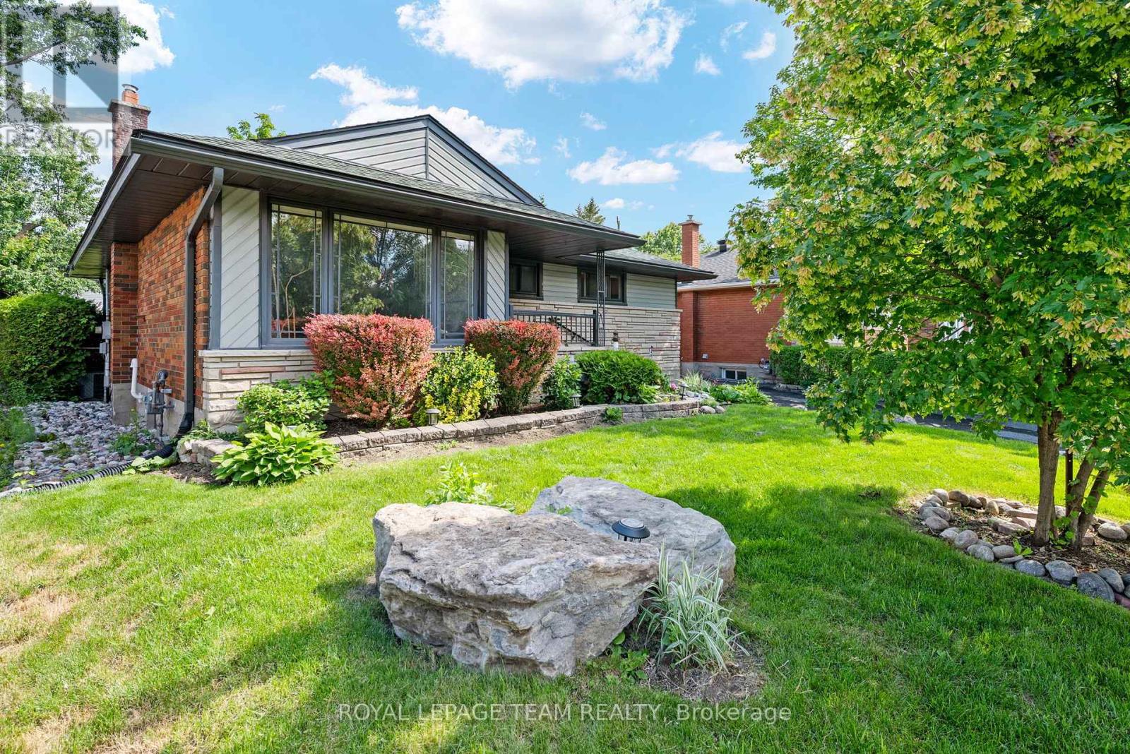 879 Pleasant Park Road, Ottawa, Ontario  K1G 1Z1 - Photo 3 - X13490262