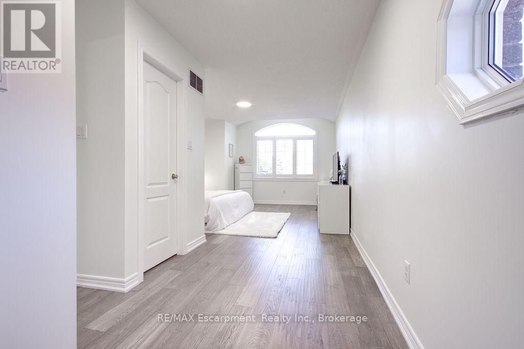 5386 Landsborough Avenue, Mississauga, Ontario  L5R 3X2 - Photo 26 - W13490378