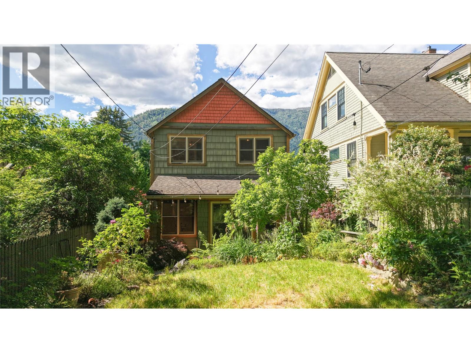 713 CARBONATE Street
