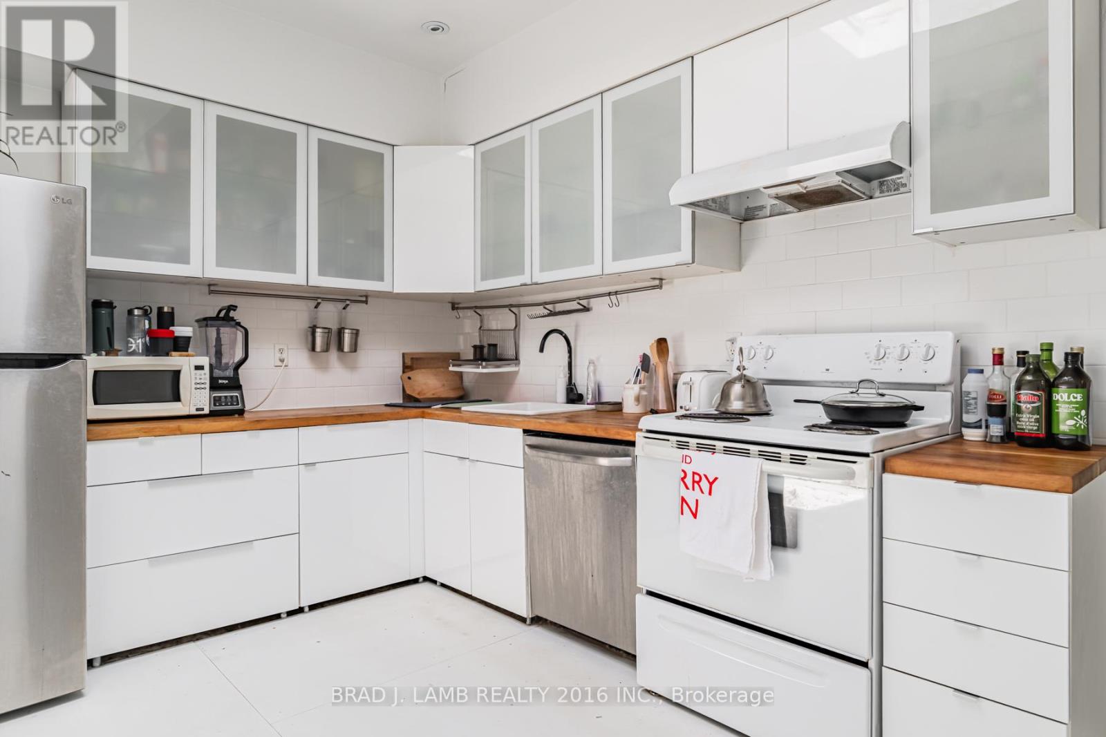 1 - 1457 Dundas Street W, Toronto, Ontario  M6J 1Y7 - Photo 11 - C13490180
