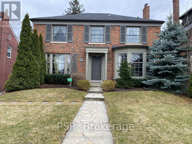 205 CORTLEIGH BOULEVARD, Toronto, Ontario